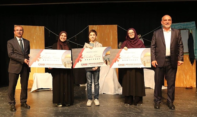 Başkan Sandıkçı’dan Kudüs Turu Hediyesi