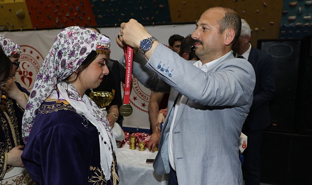 Kulüpler Arası Halk Oyunları Yarışması düzenlendi