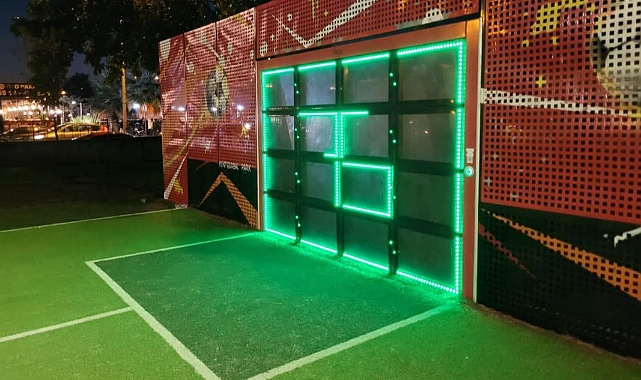Elektronik Futbol Kalesi Kent Park'ta Büyük İlgi Gördü