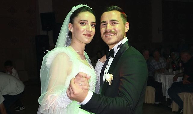 Havza’da İkiz ailesinin kızı muhteşem düğün ile dünya evine girdi