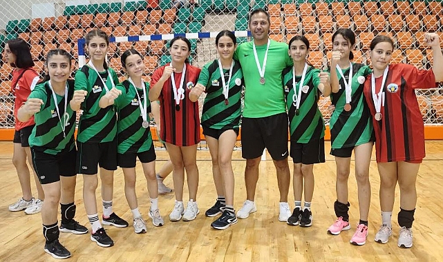 Manisalı Genç Sporcular Anadolu Yıldızlar Ligi'nde Parlıyor