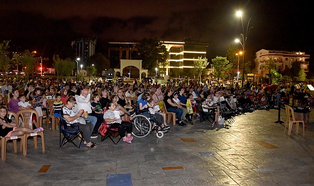 Sinema Keyfi: ‘Sandalyeni Al Gel’ sinema gecesi etkinliği