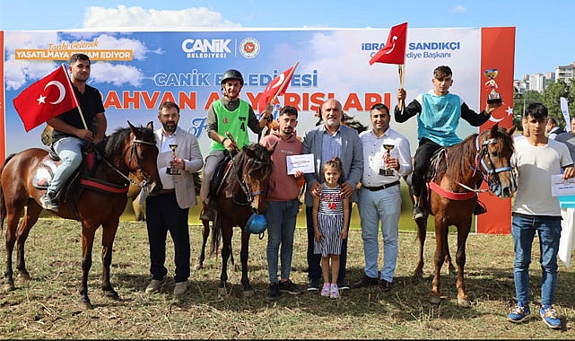 Canik'te Rahvan At Yarışları Festivali Büyük İlgi Gördü