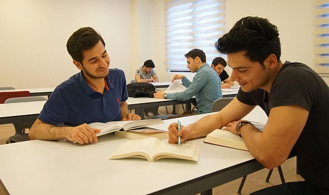 TÜGVA’DAN HEM YURT HEM BURS İMKANI