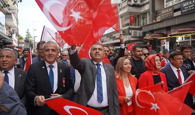 MHP İl Başkanı Burhan Mucur, 29 Ekim Cumhuriyet Bayramı kutlamalarına katıldı