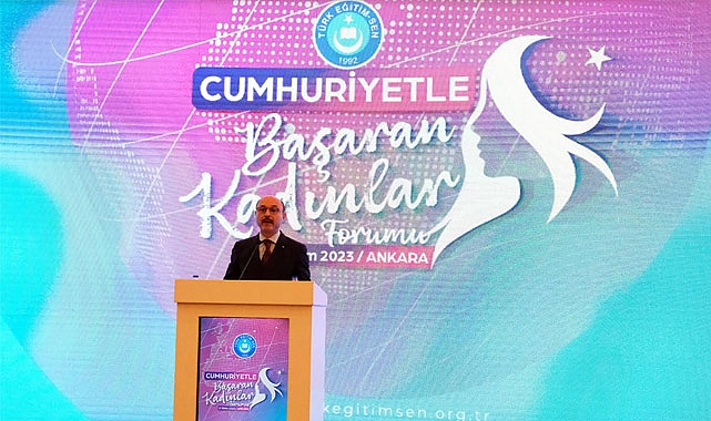 Türk Eğitim Sen, “Cumhuriyetle Başaran Kadınlar” Forumu Düzenledi