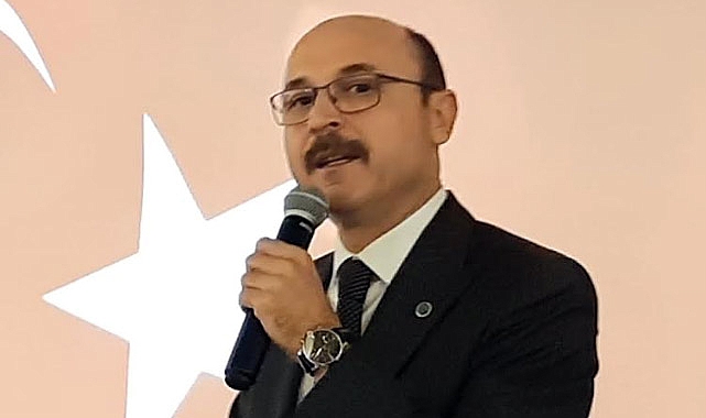 Türk Eğitim Sen'liler İşyerlerine Yakalarında Cumhuriyet Kokartı ile Gidecekler.