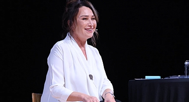 Demet Akbağ'dan 'Bir Demet Muhabbet" Performansı