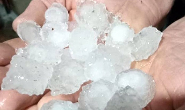 Sağanak Yağış, Turgutlu, Soma ve Köprübaşı ilçelerinde etkili oldu.