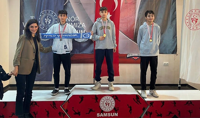 Onur Ateş Anadolu Lisesi Taekwondo'da 4 Madalya Kazandı
