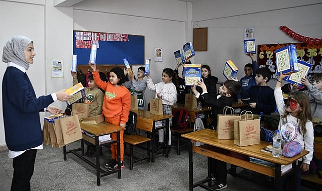 Büyükşehir Gençlik Hareketi’nden kitap desteği