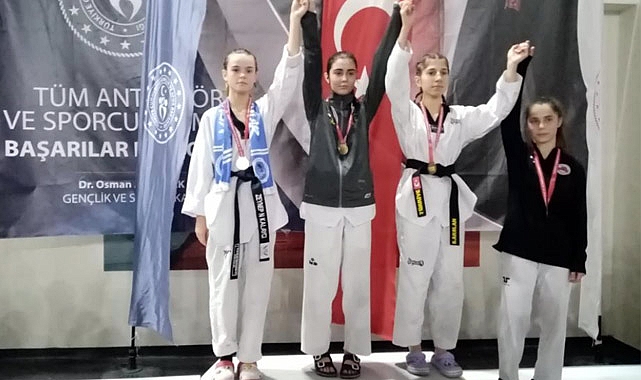 Taekwondo Müsabakalarında Onur Ateş Lisesi'nden Büyük Başarı