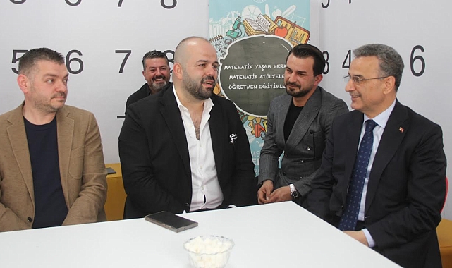 Başkan Kurnaz, SAMGİAD Matematik Okulu'nda 23 Nisan Etkinliklerine Katıldı