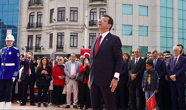 İBB Başkanı Ekrem İmamoğlu, 23 Nisan Ulusal Egemenlik ve Çocuk Bayramı'nı Taksim'de Kutladı