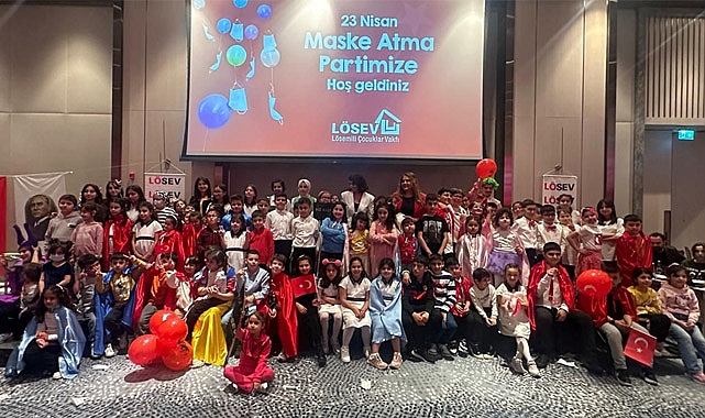 LÖSEV Minikleri 23 Nisan'da Maskelerini Atarak Çifte Bayram Yaşadı