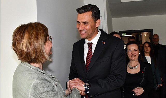 Manisa Büyükşehir Belediye Başkanı Ferdi Zeyrek Göreve Başladı