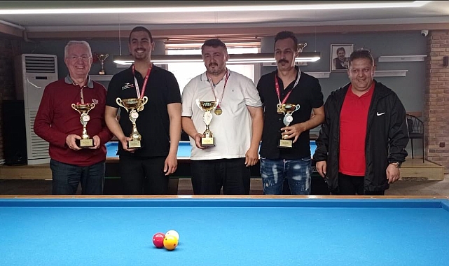 3 Bant Bilardo Turnuvası'nda Dereceye Girenler Ödüllerini Aldı