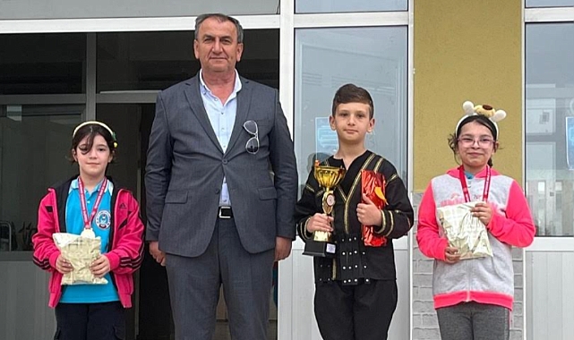 Atakum Seyfi Demirsoy İlkokulu Sporda Derece Alan Öğrencilerini Ödüllendirildi