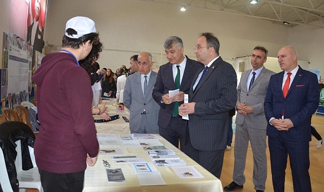 Bafra Fen Lisesi'nde TÜBİTAK 4006 Bilim Fuarı Coşkusu