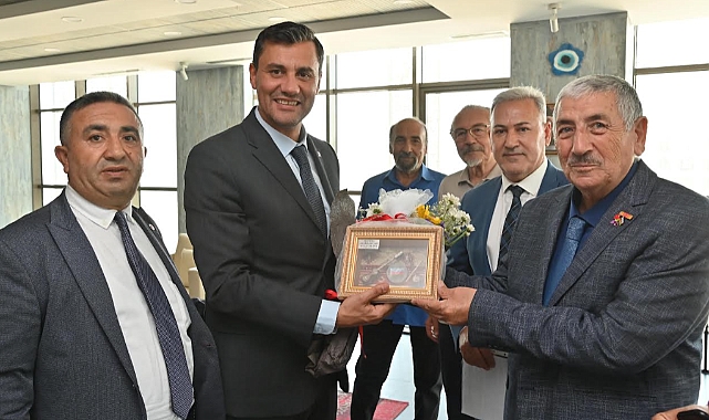 Ferdi Zeyrek, Azerbaycan Kültür Evi Derneği'ni Ağırladı
