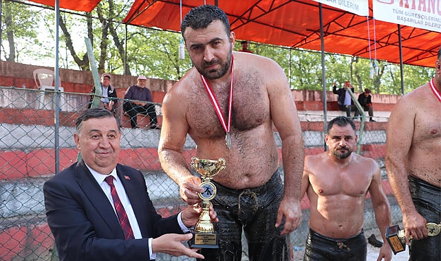 Havza Kırkpınar Yağlı Güreşleri'nde Başpehlivan Recep Kasnak