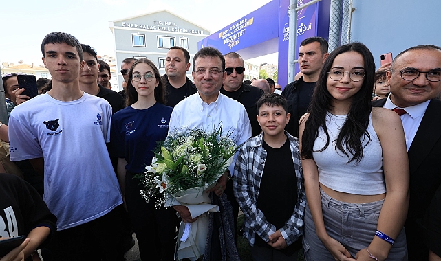 İBB Başkanı İmamoğlu, İBB Ders Atölyeleri ve Teknoloji Atölyeleri Mezuniyet Şöleni’ne Katıldı