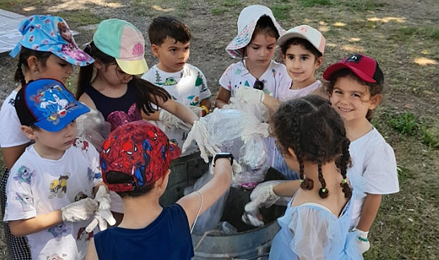Anaokulu Öğrencilerinden Çevre Temizliği Dersi