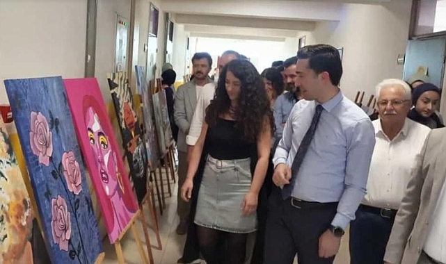 Asarcık Şehit Zafer Akkuş Anadolu Lisesi'nde Resim Sergisi