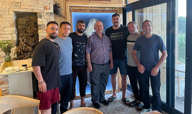 Baş Pehlivanlar Vadi Kazdağları'nda Arı Meditasyonu ile Stres Attı