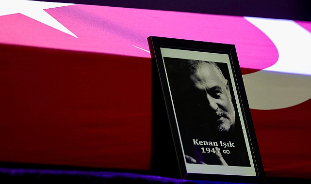 Kenan Işık İçin Taksim AKM’de Anma Töreni Düzenlendi