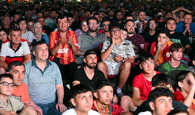 Salihli’de Milli Maç Heyecanı Dev Ekranda Yaşandı