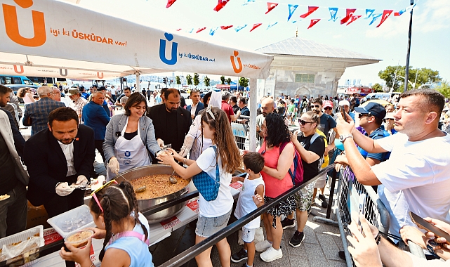 Üsküdar Belediyesi’nden Aşure İkramı