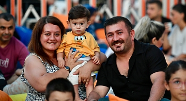 'Üsküdar’da İzler İken'Açık Hava Sinema Günlerine Yoğun İlgi