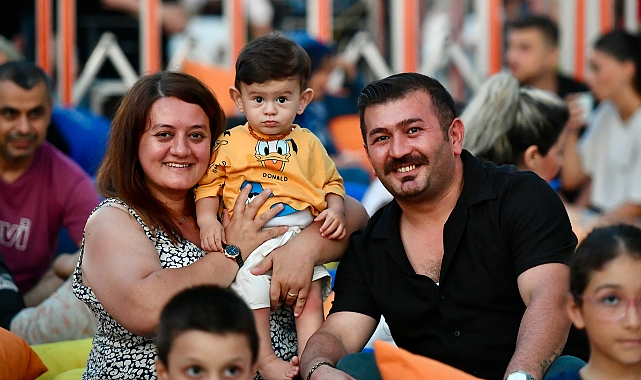 'Üsküdar’da İzler İken'Açık Hava Sinema Günlerine Yoğun İlgi
