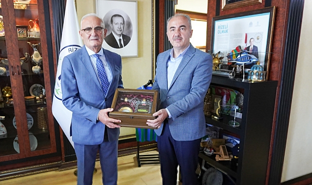 AK Parti Heyetinden Rize Belediye Başkanı Rahmi Metin’e Ziyaret