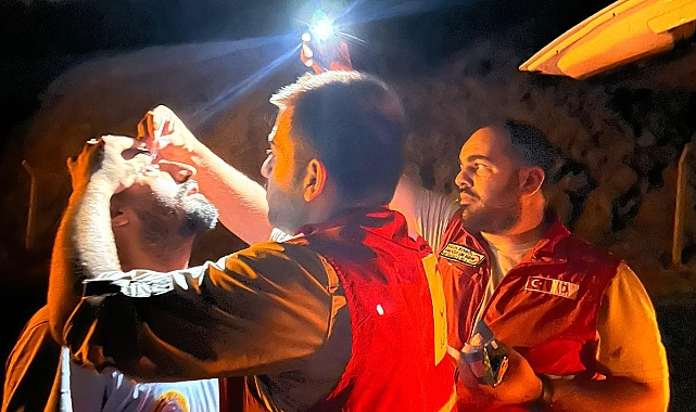 Kızılay Konak Şubesi Yangından Zarar Görenlerin Yanında