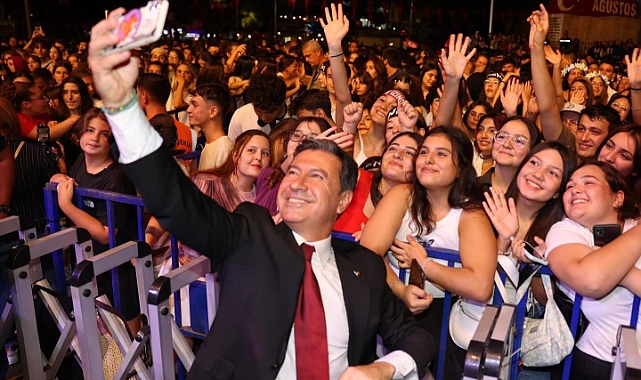 Muğla’da 30 Ağustos Coşkusu: Fener Alayı ve Konserlerle Kutlandı