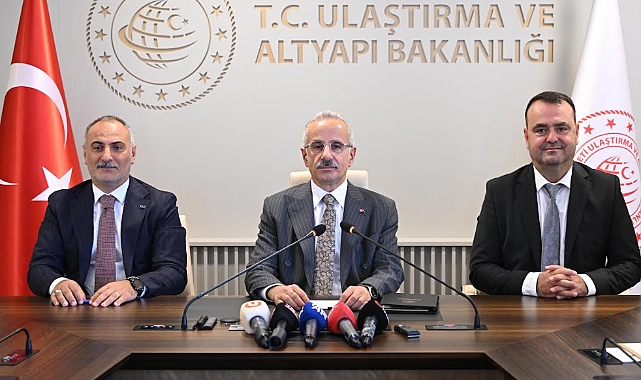 Ulaştırma Bakanı Uraloğlu: İlk Çevre Dostu Türk Bayraklı Gemiler Teşvik Edilecek