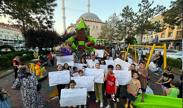 Çocuklardan Başkan İkiz’e Sürpriz