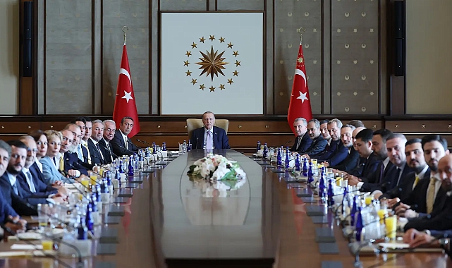 Cumhurbaşkanı Erdoğan, Fenerbahçe Yönetimini Cumhurbaşkanlığı Külliyesi’nde Ağırladı