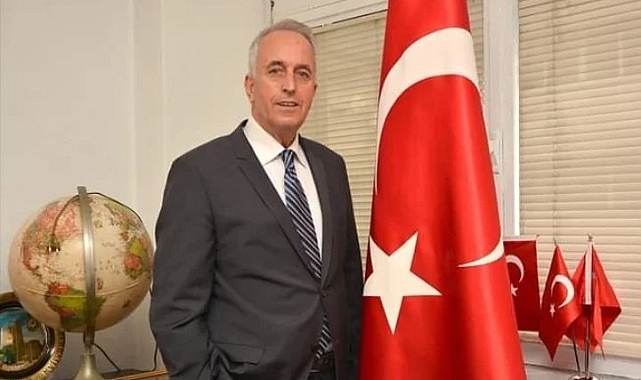 İzmir Samsunlular Kültür ve Dayanışma Dernek Başkanı Sümer'den Şair Zerrin'e Tebrik