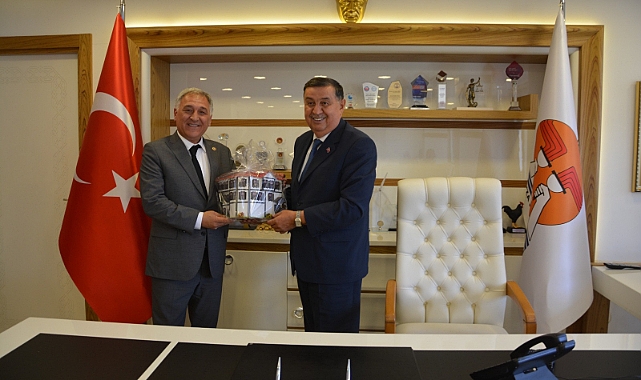 Milletvekili İbrahim Ufuk Kaynak'tan Murat İkiz'e Hayırlı Olsun Ziyareti