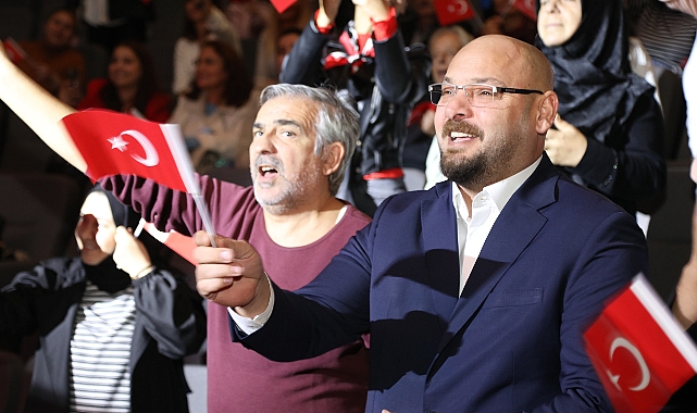 Ata Çocuk, Cumhuriyet’in 101. Yıl Dönümünü Ata Sahne’de Coşkuyla Kutladı