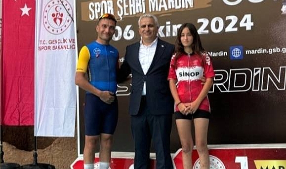 Bafralı İşitme Engelli Bisikletçi Mardin'de Gümüş Madalya Kazandı