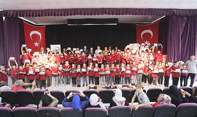 Başkan İbrahim Sandıkçı'dan Öğrencilere Ödül