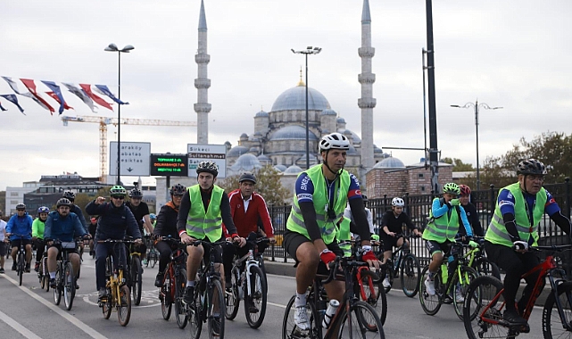 Bisikletliler Tarihi Yarımada’da Pedal Çevirdi