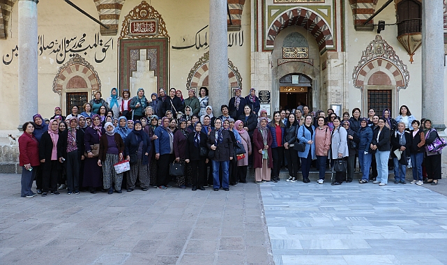 Gölmarmara'dan Gelen 98 Kişilik Kadın Kafilesi Manisa'yı Gezdi