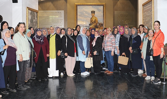 Saruhanlı'dan Gelen 90 Kişilik Kadın Kafilesi Manisa'nın Tarihi Mekanlarını Ziyaret Etti
