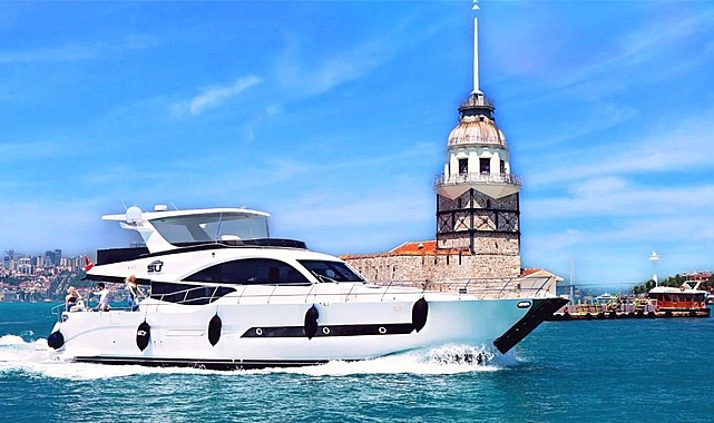İstanbul'da Saatlik Yat Kiralayarak Doğum Gününüzü Kutlayın!