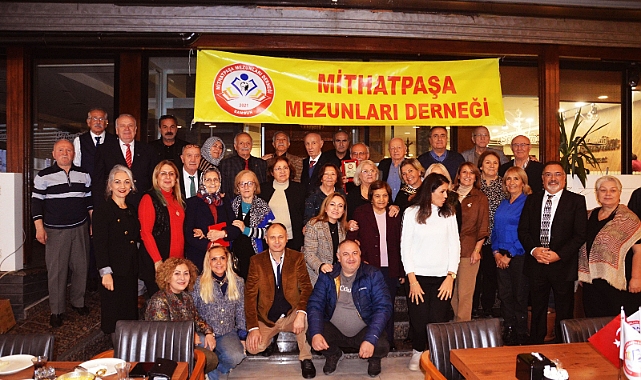 Mithatpaşa Mezunları Derneği’nden Öğretmenlerine Anlamlı Vefa